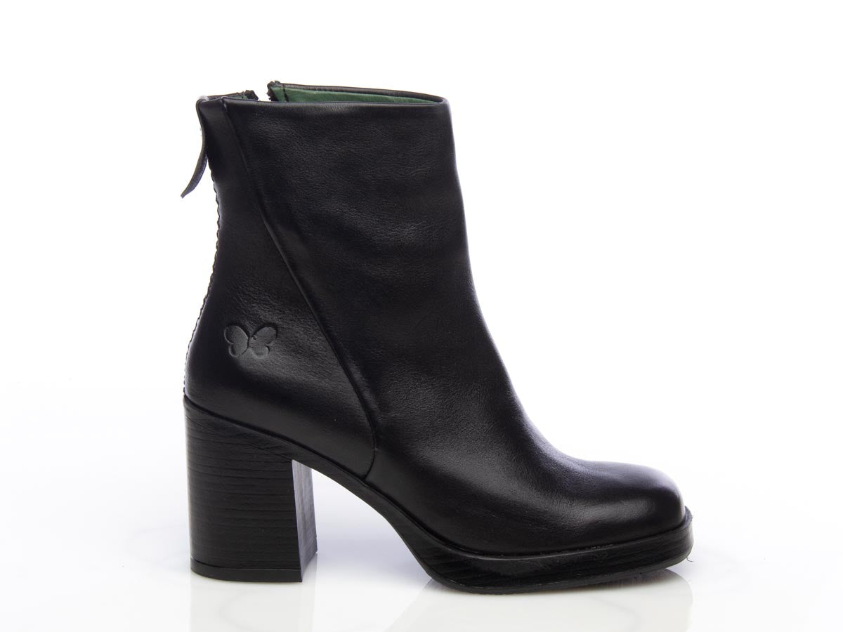 Stivaletto con tacco  nero